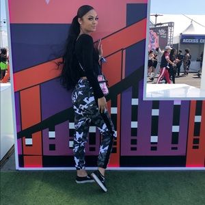 high waisted camo pants🖤🤍